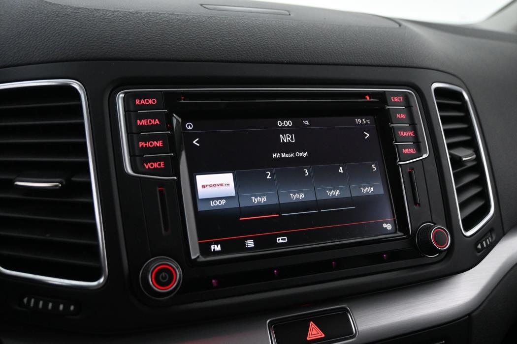 VOLKSWAGEN Sharan 2016