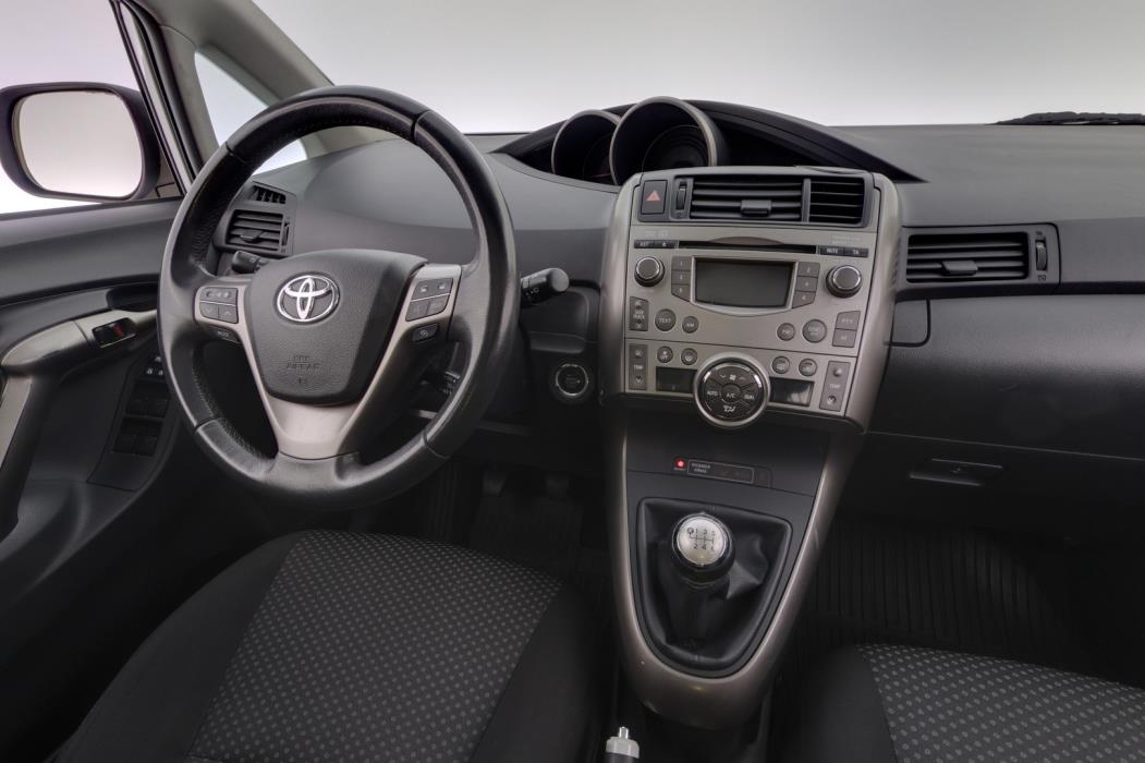 TOYOTA Verso 2010