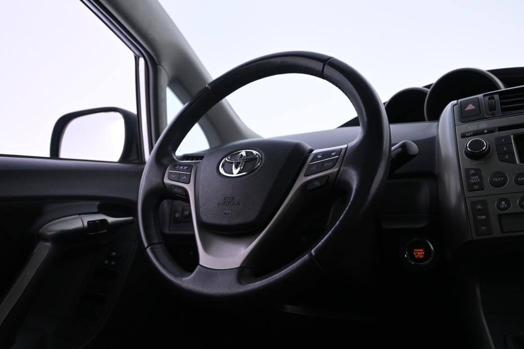 TOYOTA Verso 2010