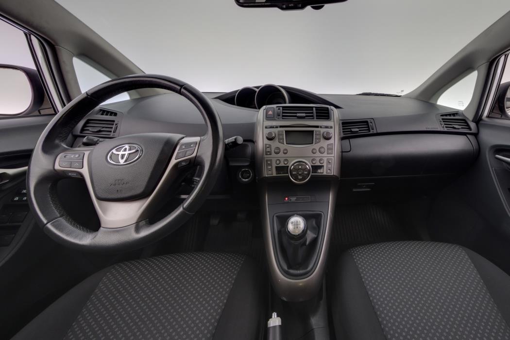 TOYOTA Verso 2010