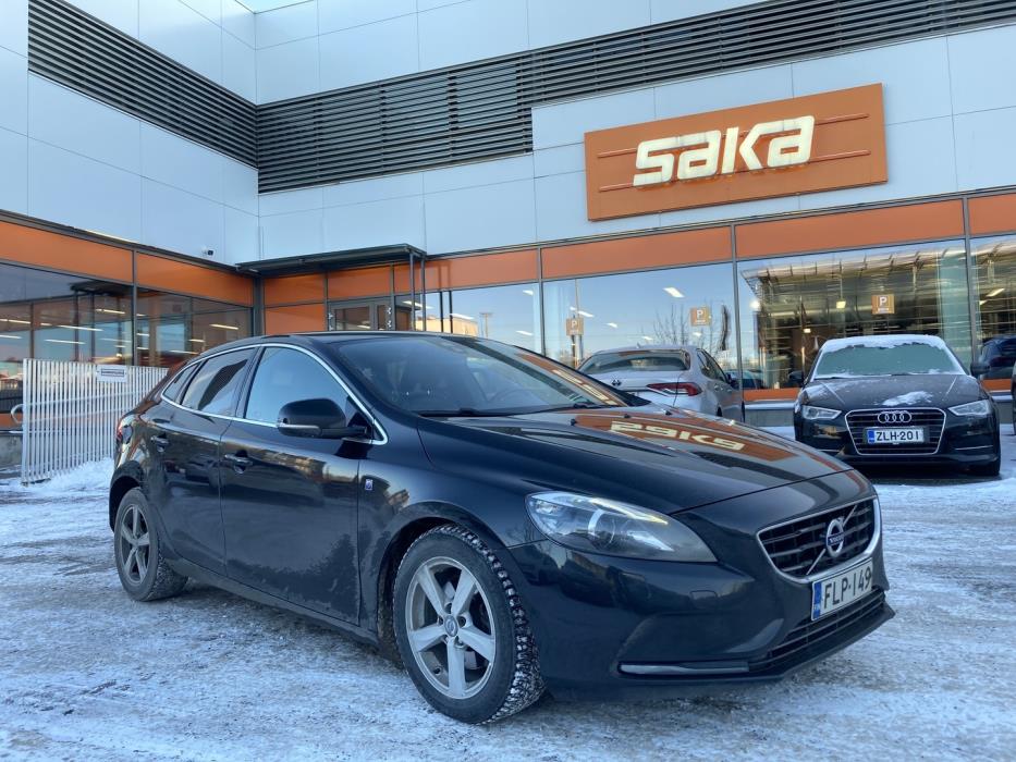 VOLVO V40 2015