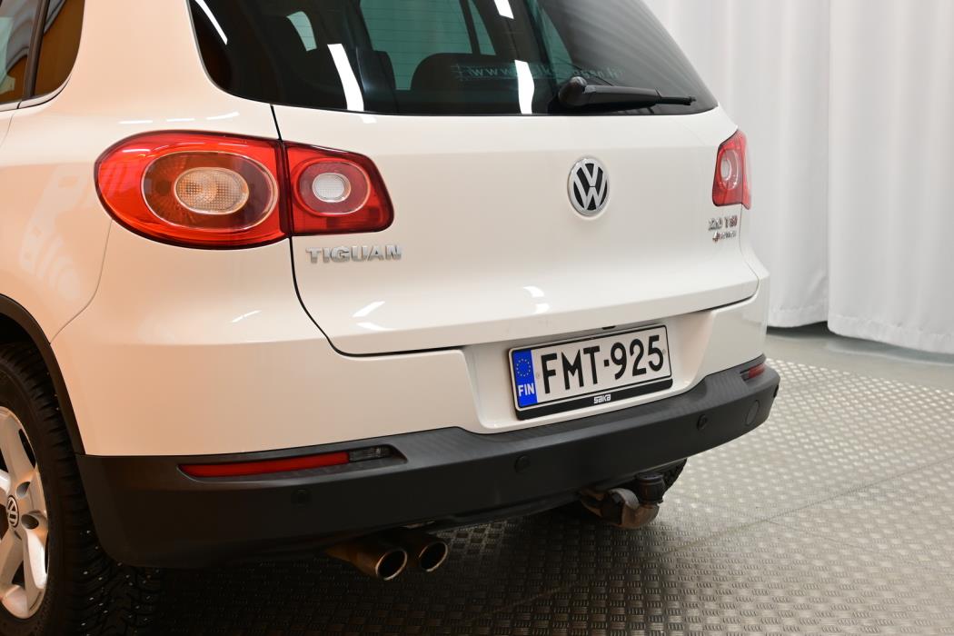 VOLKSWAGEN Tiguan 2011