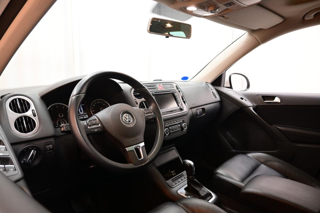 VOLKSWAGEN Tiguan 2011