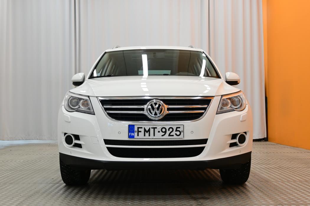 VOLKSWAGEN Tiguan 2011