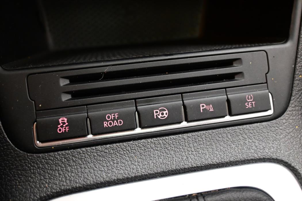 VOLKSWAGEN Tiguan 2011