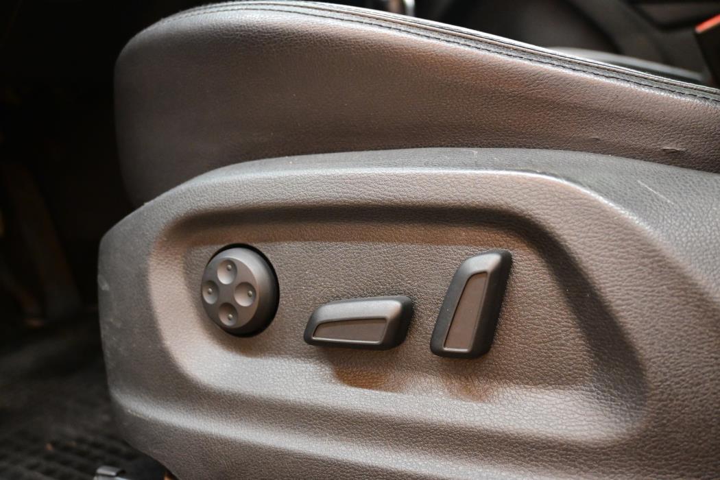 VOLKSWAGEN Tiguan 2011