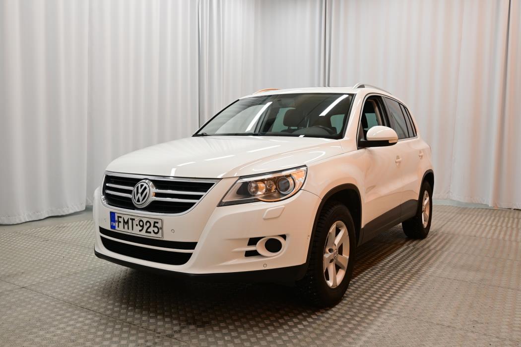 VOLKSWAGEN Tiguan 2011