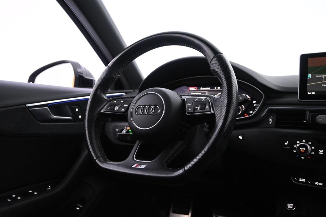 AUDI A4 2016
