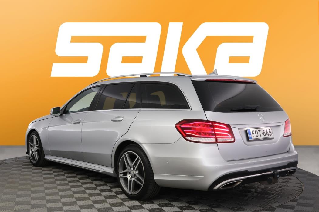 MERCEDES-BENZ E 2016