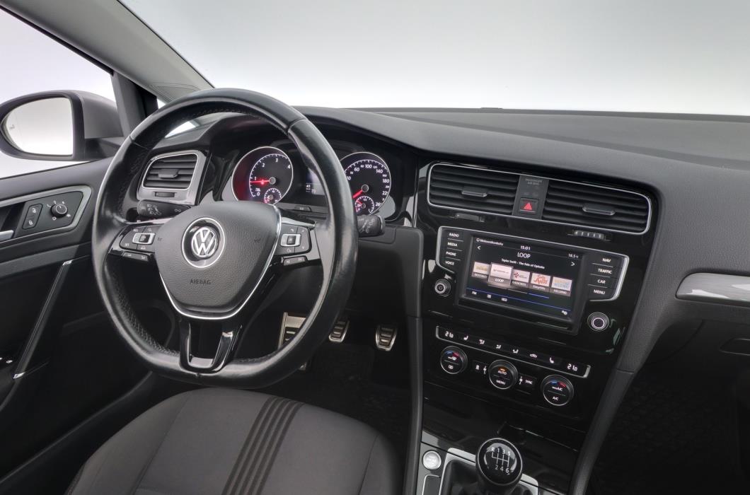 VOLKSWAGEN Golf 2017