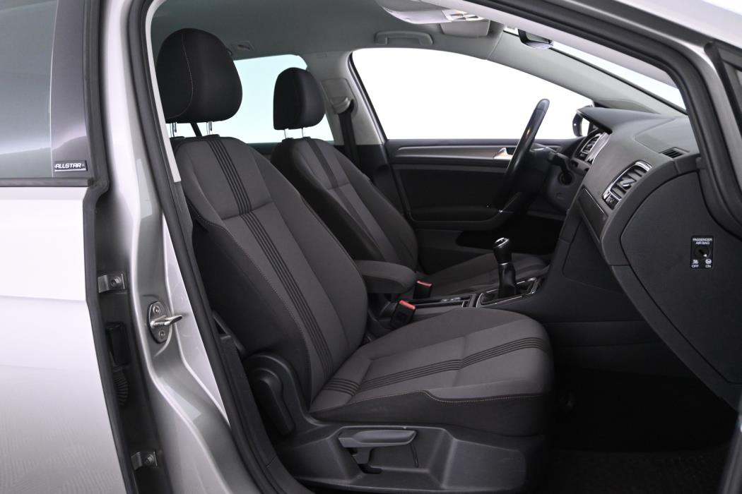 VOLKSWAGEN Golf 2017