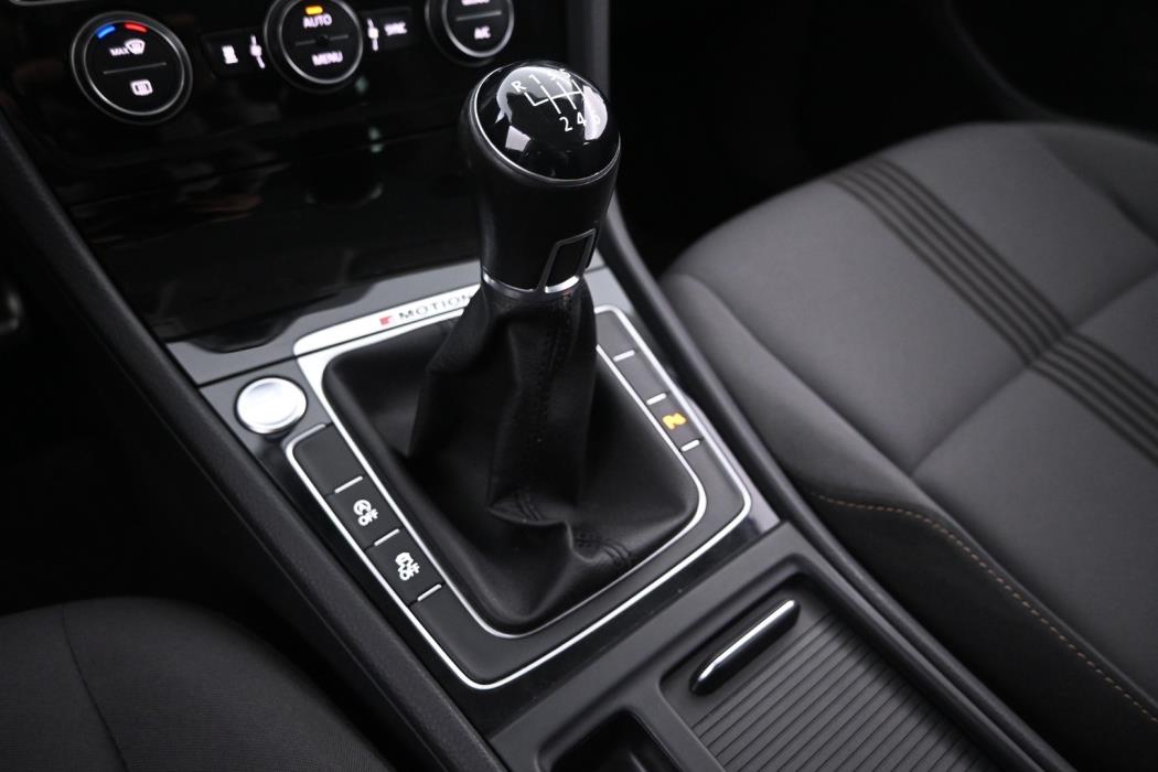 VOLKSWAGEN Golf 2017