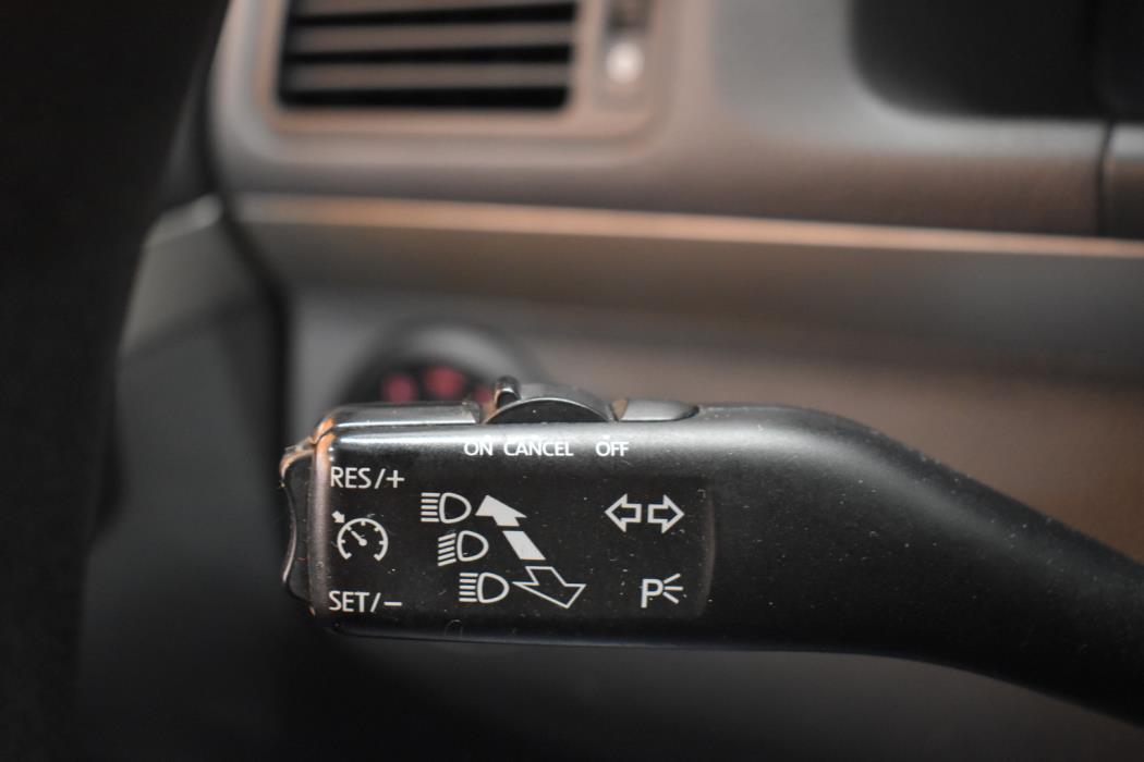 VOLKSWAGEN Touran 2008