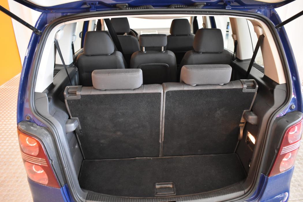 VOLKSWAGEN Touran 2008