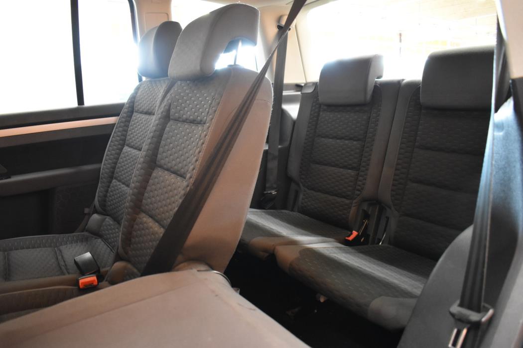 VOLKSWAGEN Touran 2008