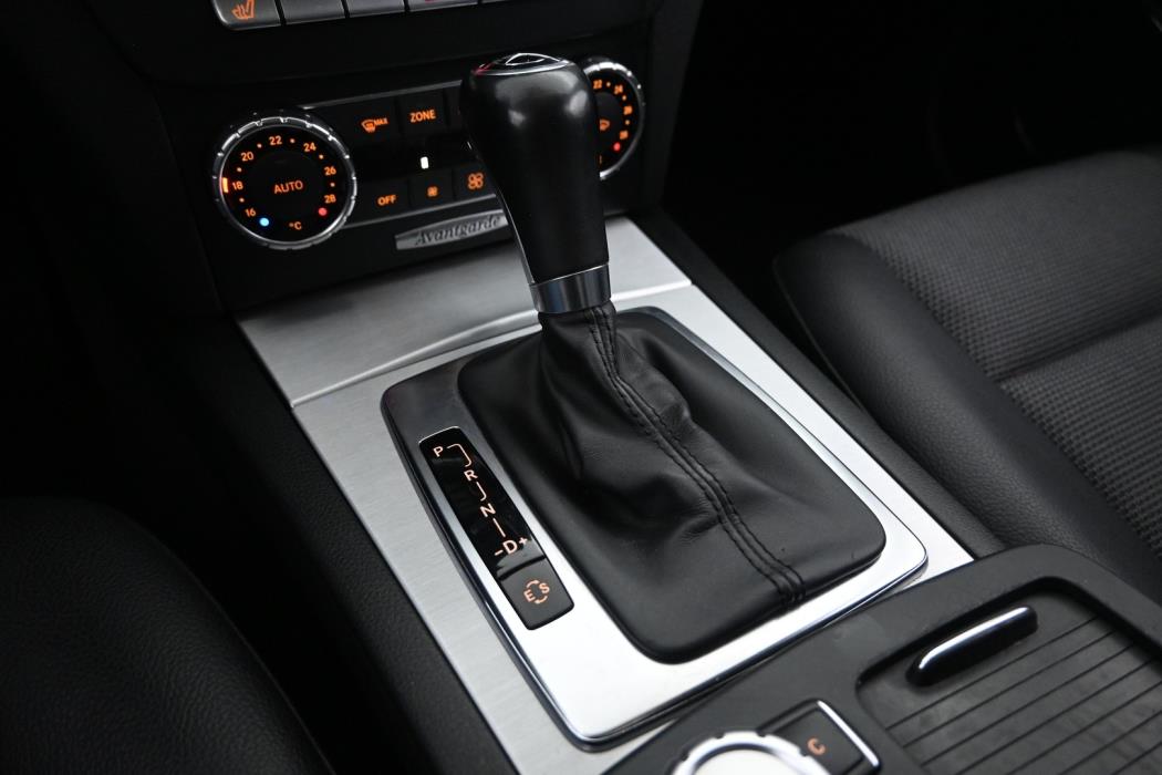 MERCEDES-BENZ C 2011