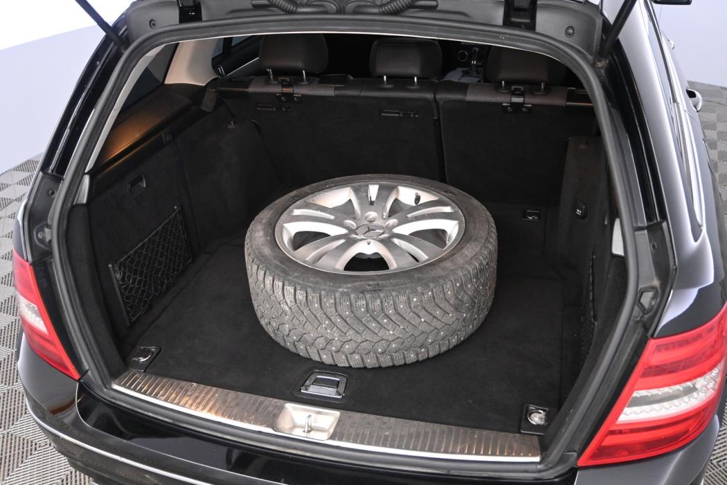 MERCEDES-BENZ C 2011