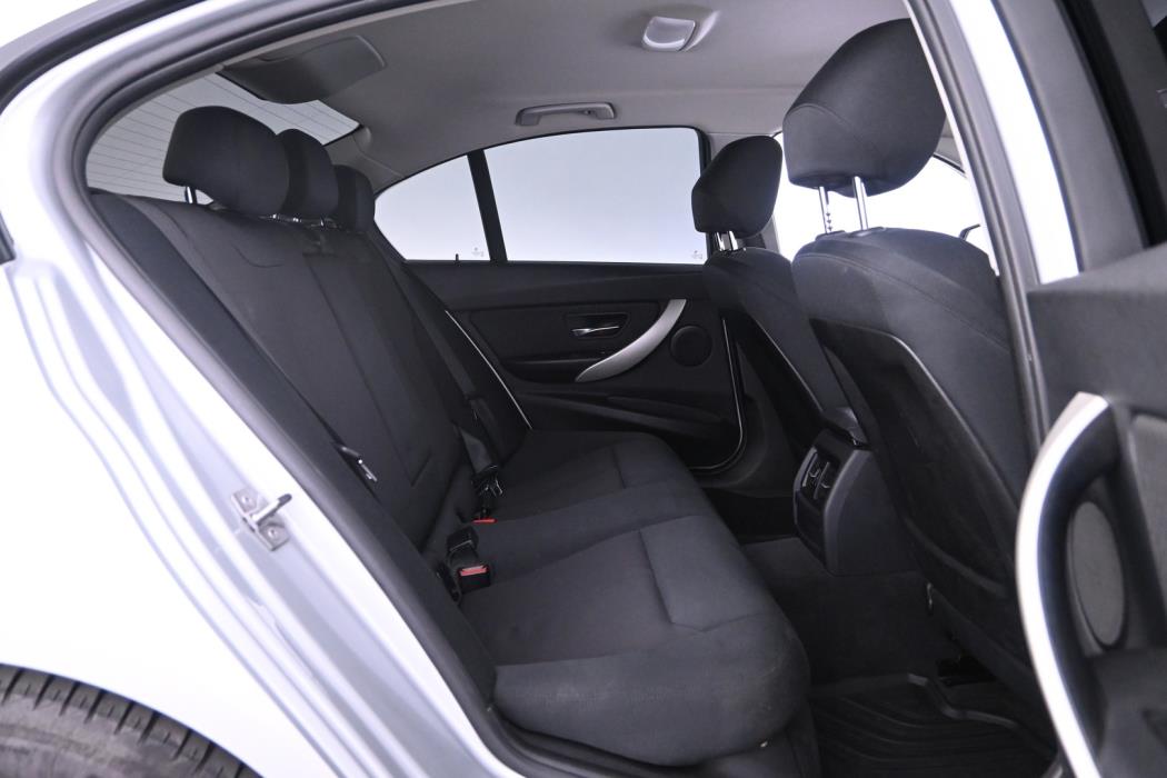 BMW 320 2013