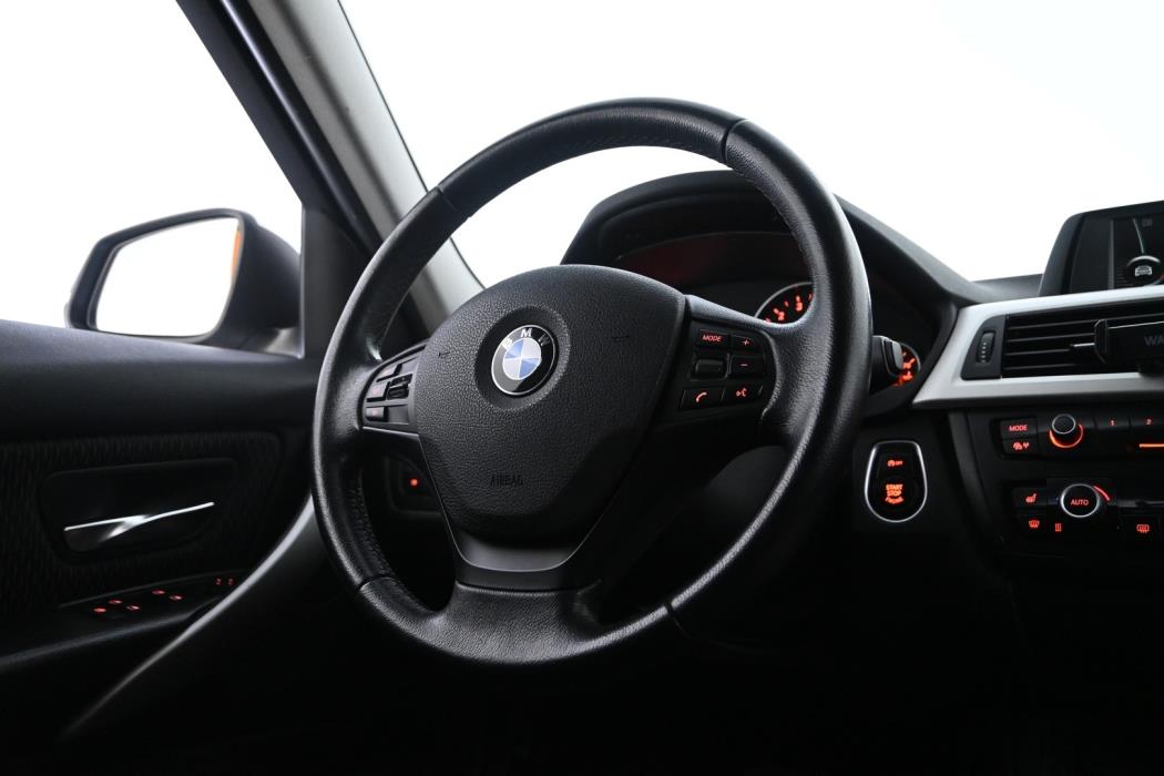 BMW 320 2013