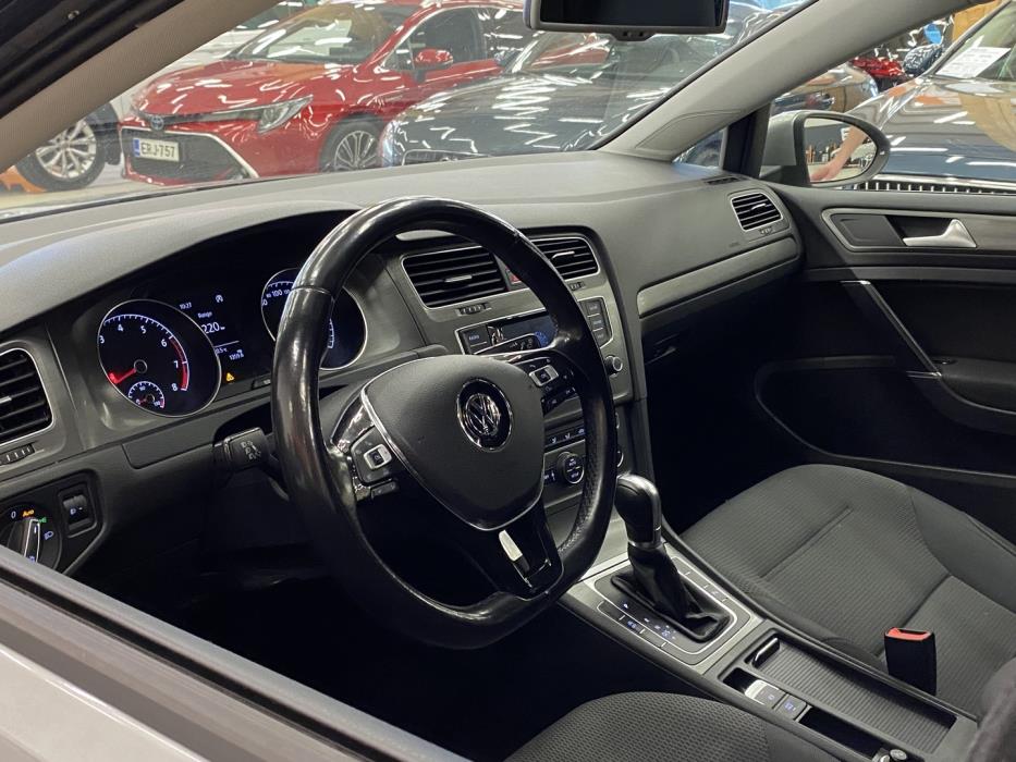 VOLKSWAGEN Golf 2014