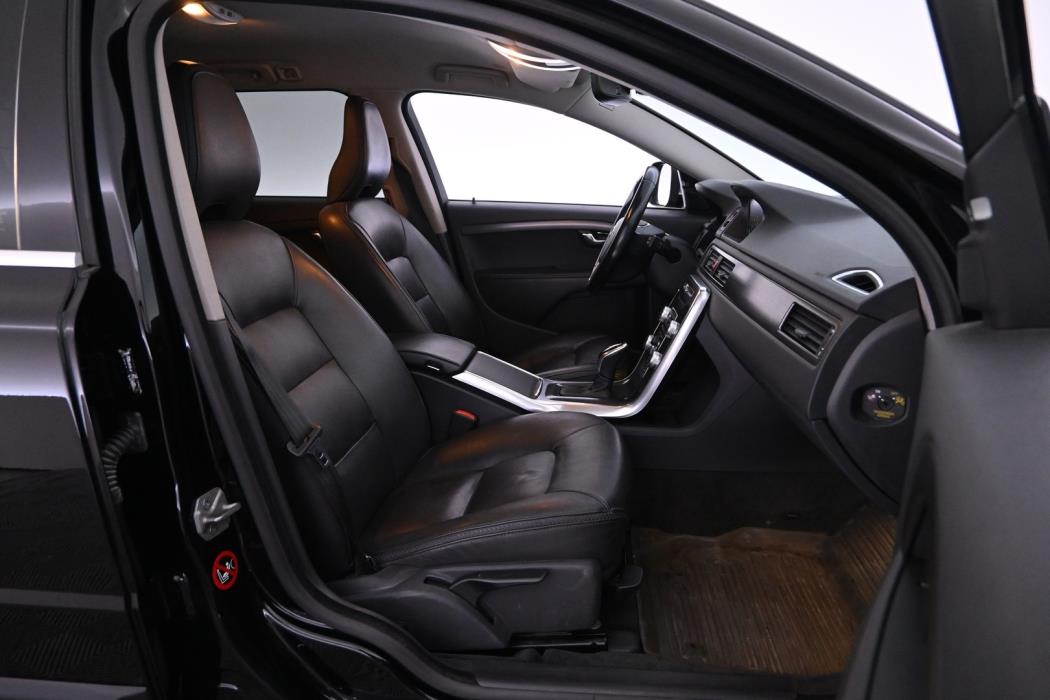 VOLVO XC70 2015