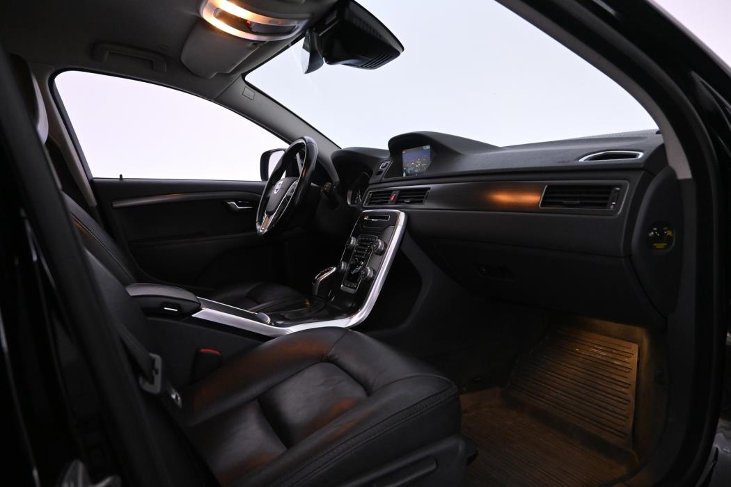 VOLVO XC70 2015