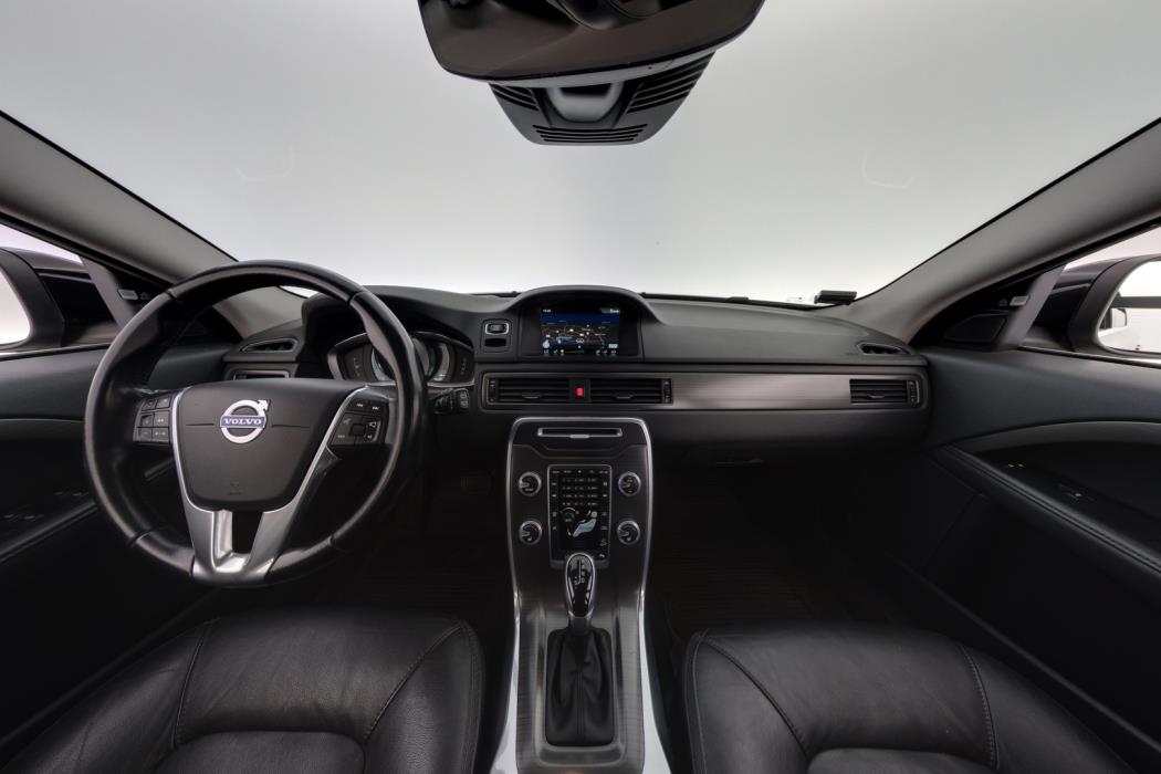 VOLVO XC70 2015