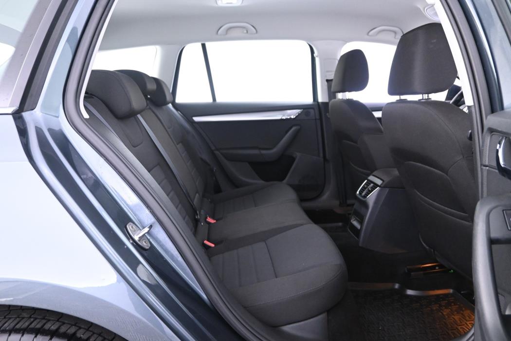 SKODA Octavia 2015