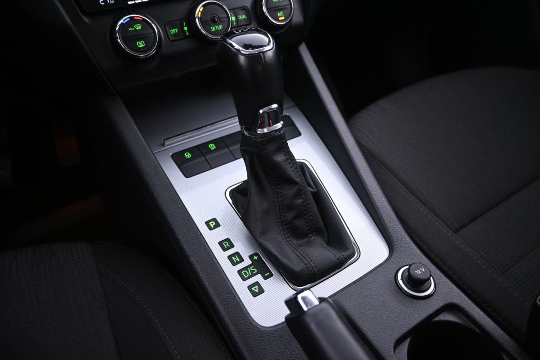 SKODA Octavia 2015