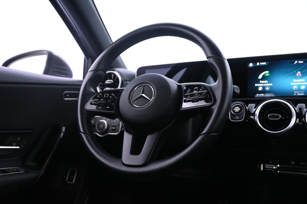 MERCEDES-BENZ A 2020