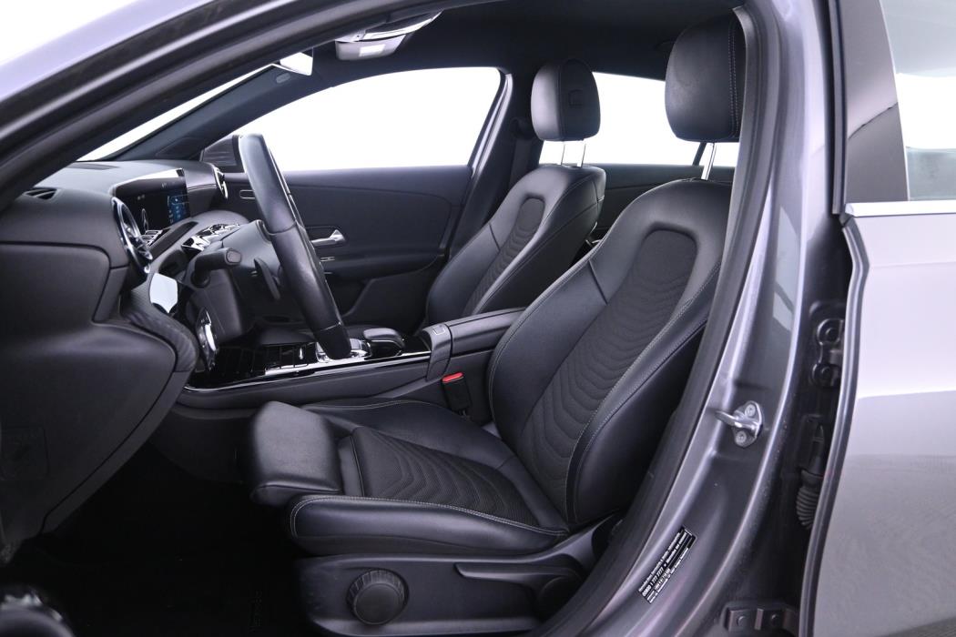 MERCEDES-BENZ A 2020
