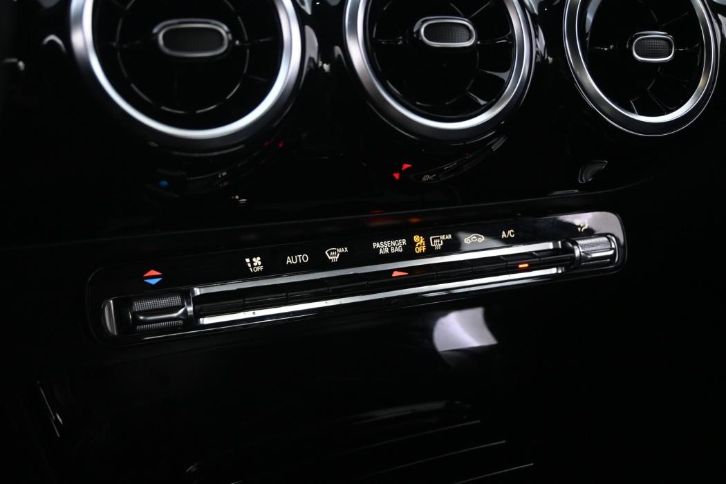 MERCEDES-BENZ A 2020