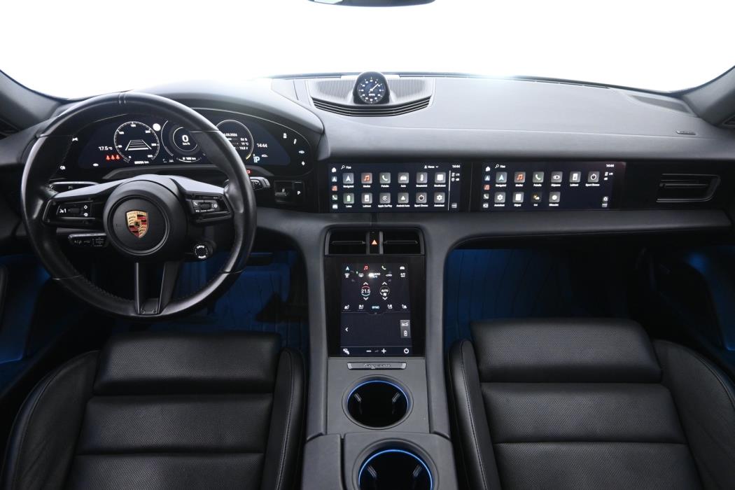 PORSCHE Taycan 2022