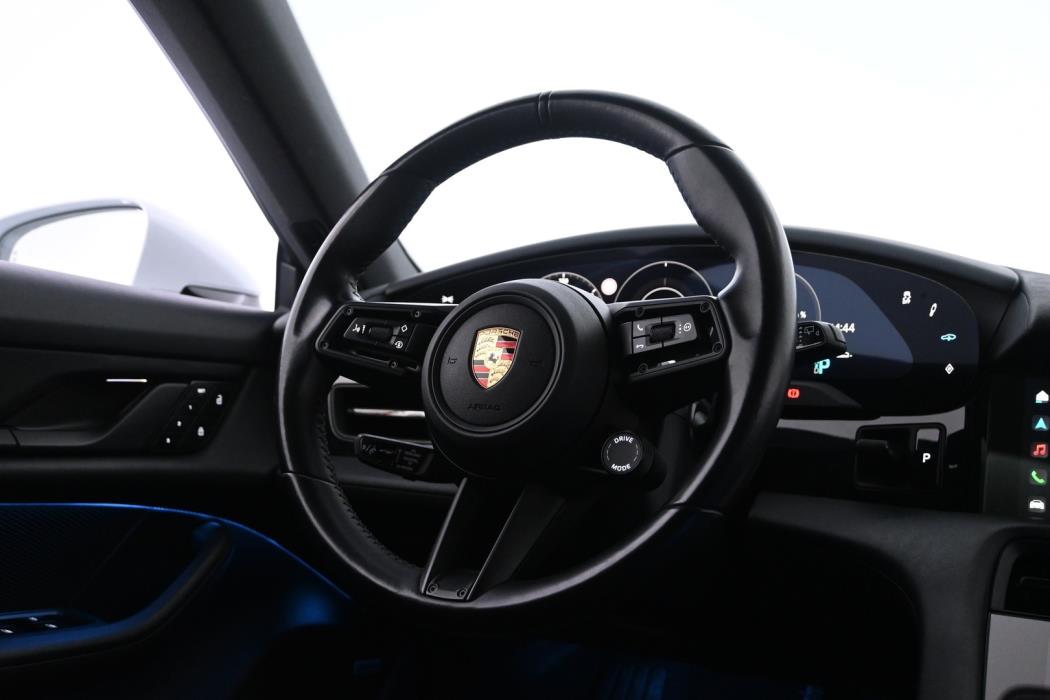PORSCHE Taycan 2022