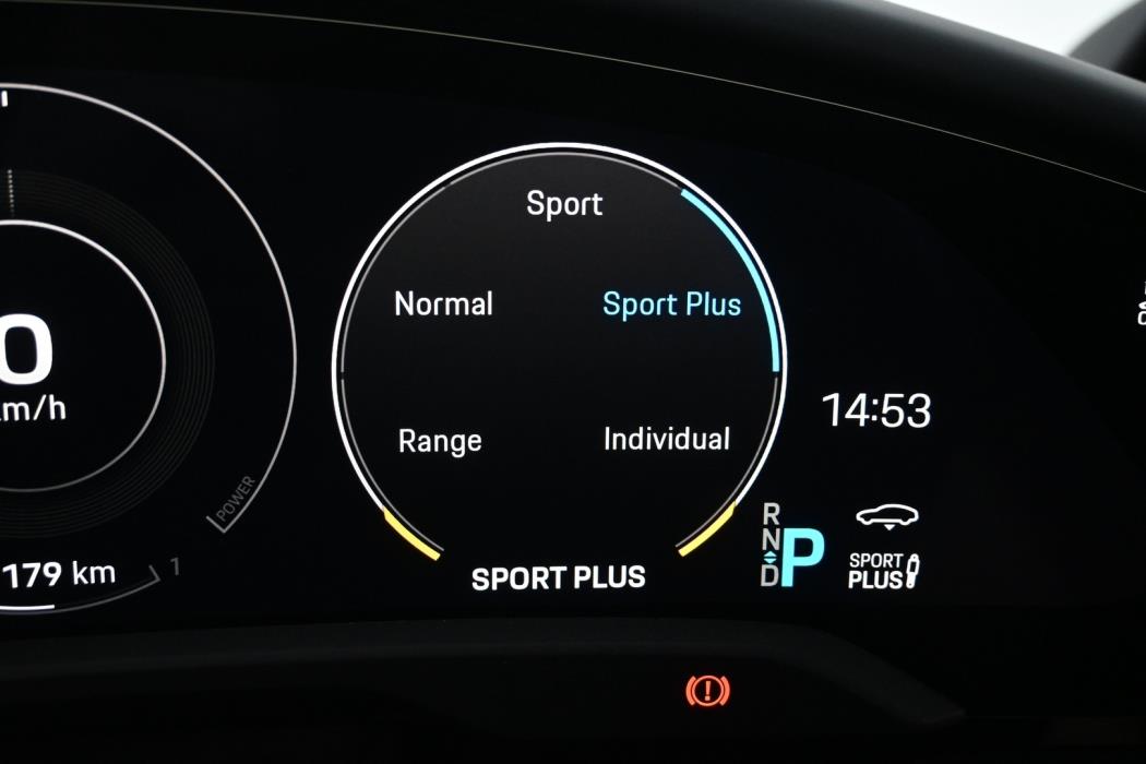 PORSCHE Taycan 2022