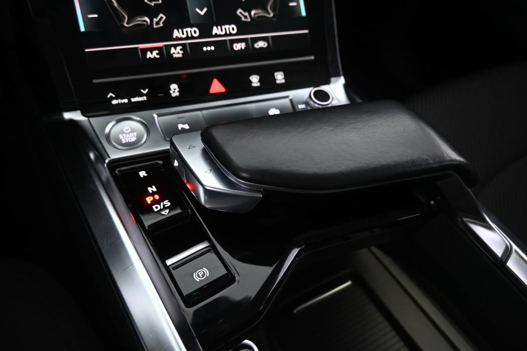 AUDI e-tron 2020
