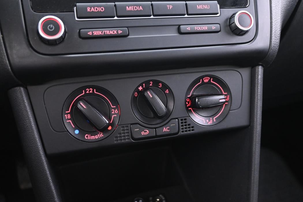 VOLKSWAGEN Polo 2010