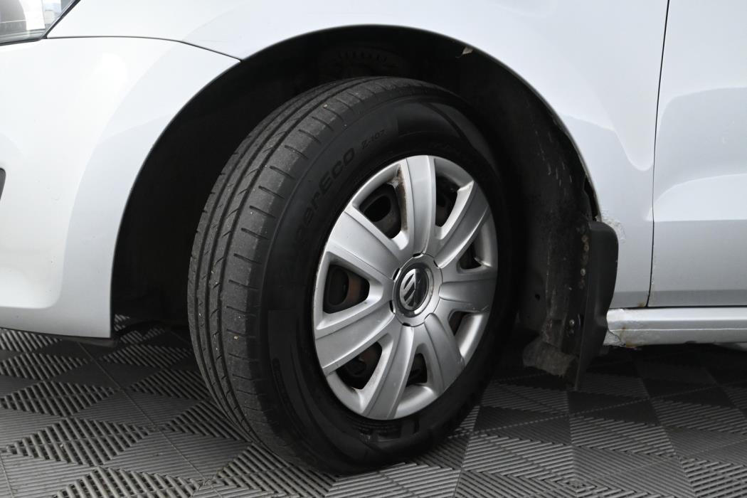 VOLKSWAGEN Polo 2010