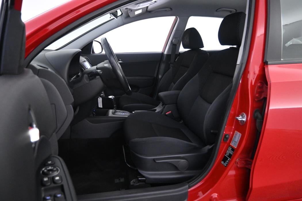 HYUNDAI i30 2011