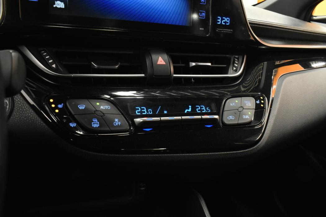 TOYOTA C-HR 2017
