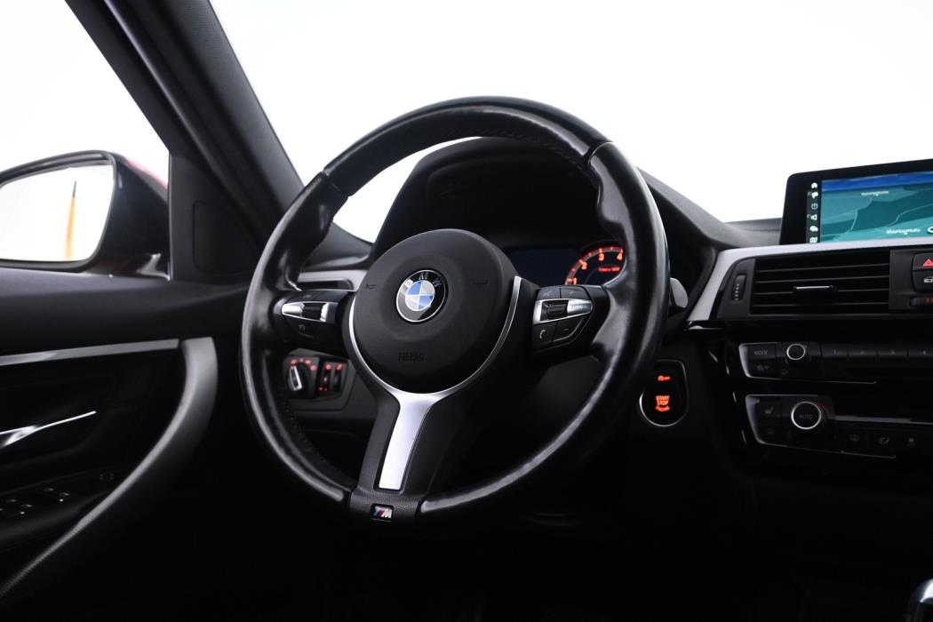 BMW 318 2019