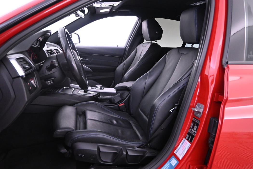 BMW 318 2019