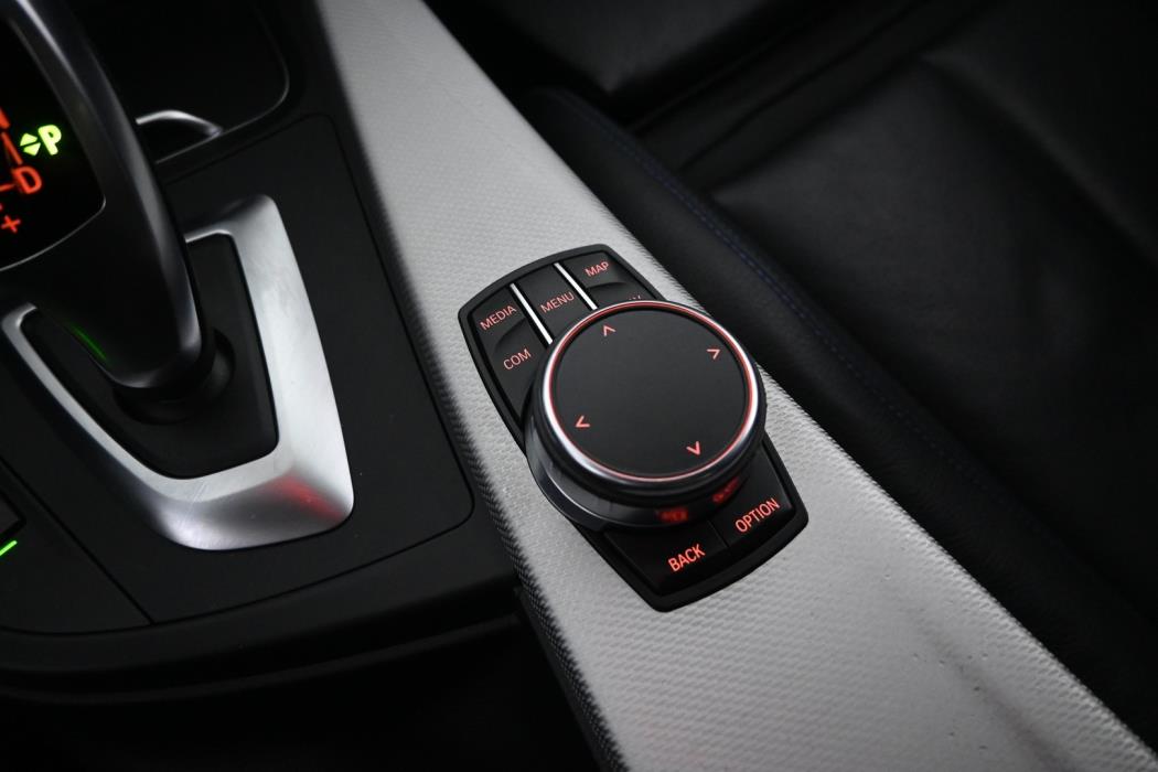 BMW 318 2019