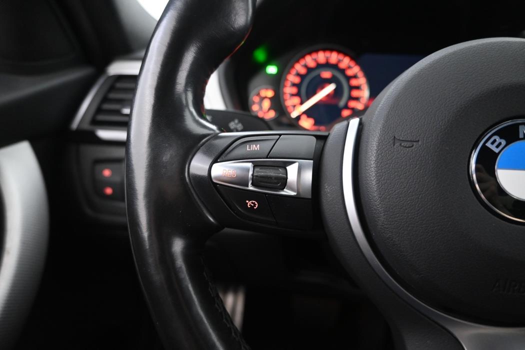 BMW 318 2019