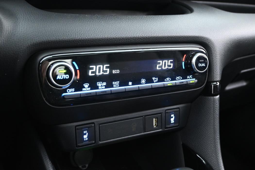 TOYOTA Yaris 2021