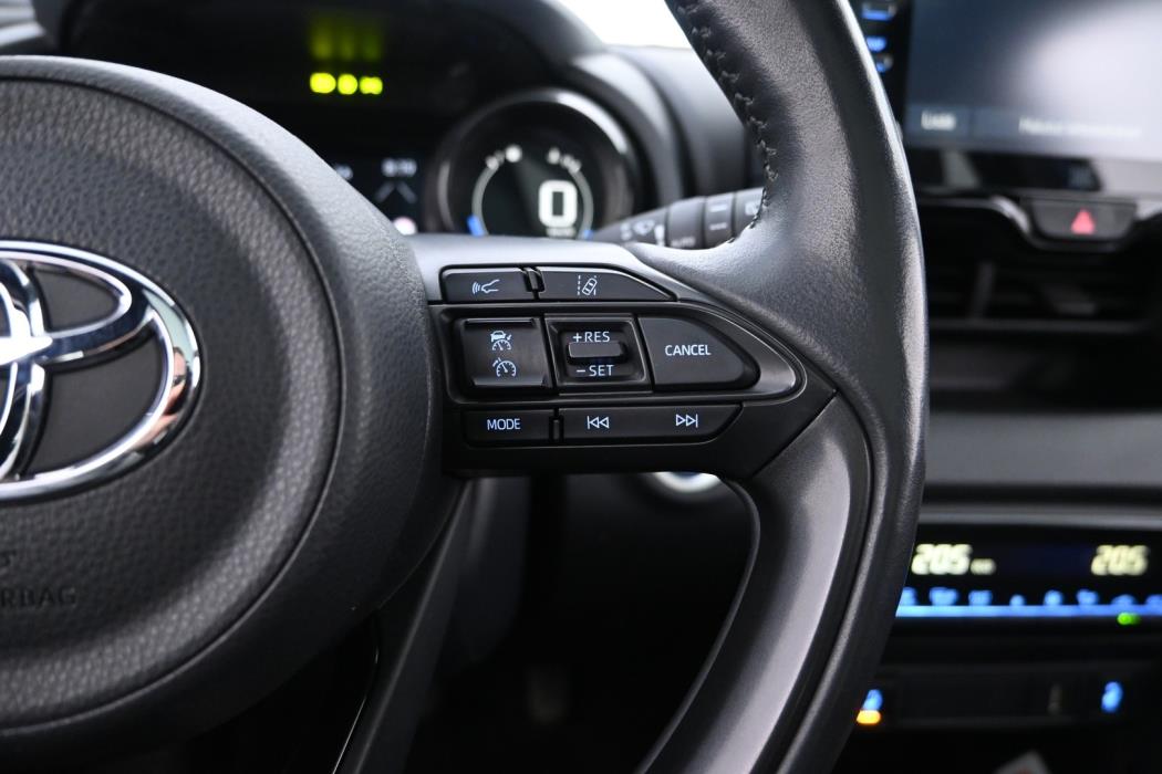 TOYOTA Yaris 2021