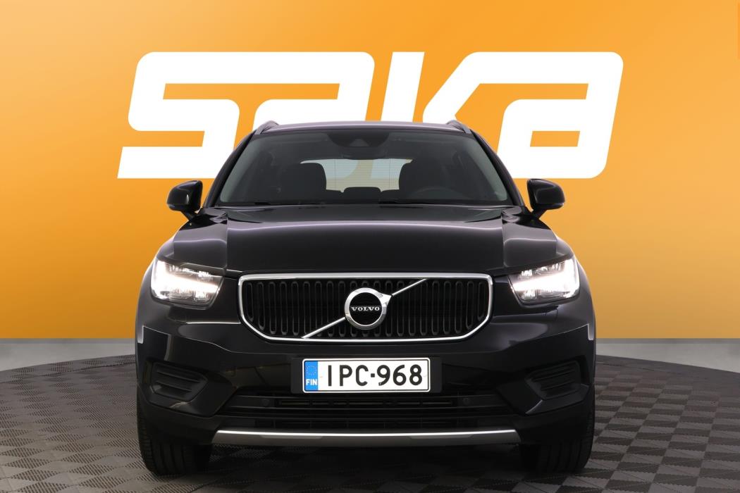 VOLVO XC40 2022