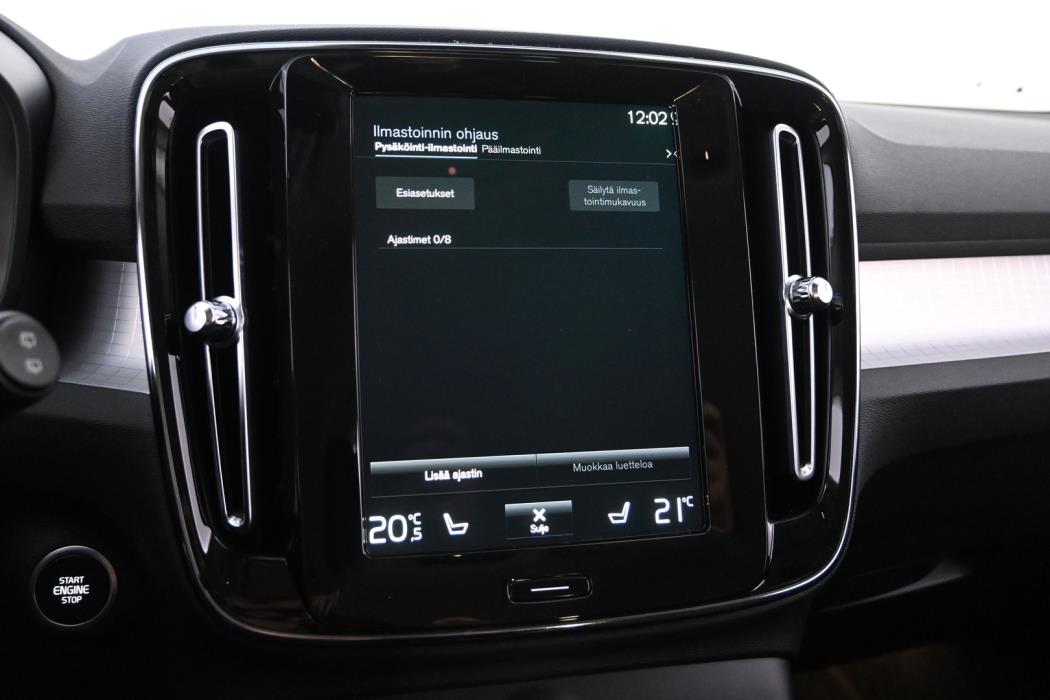 VOLVO XC40 2022