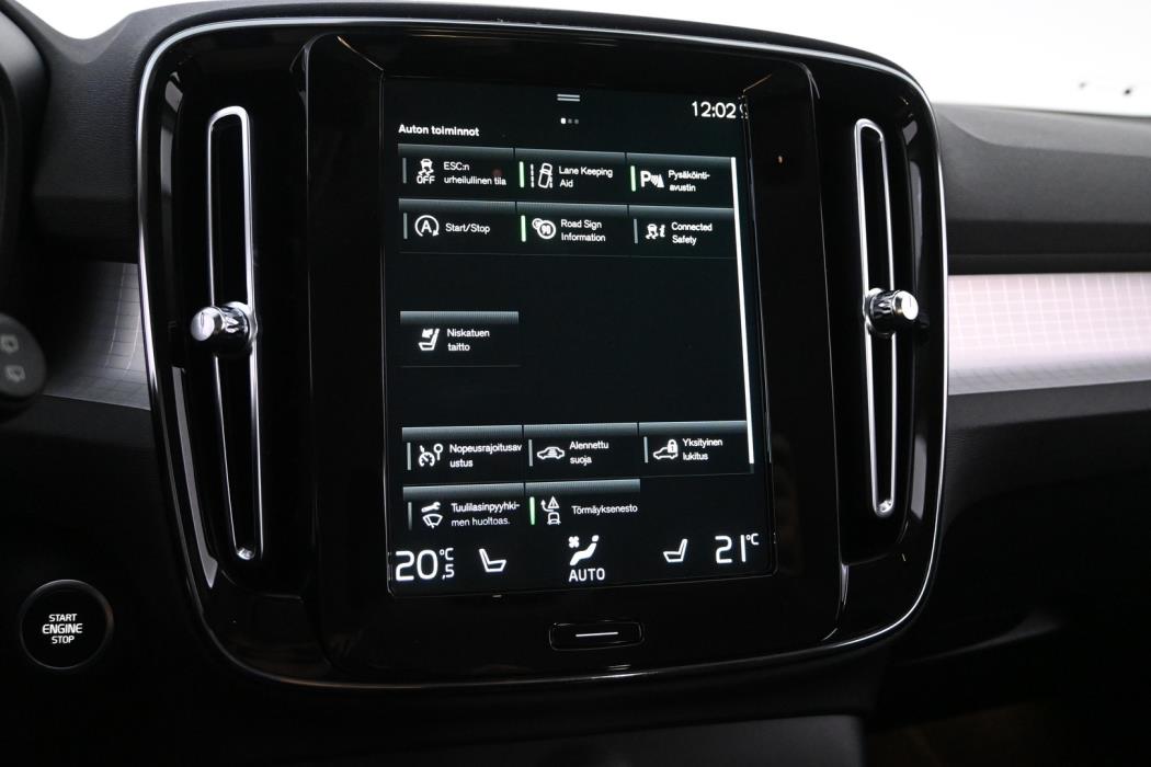 VOLVO XC40 2022