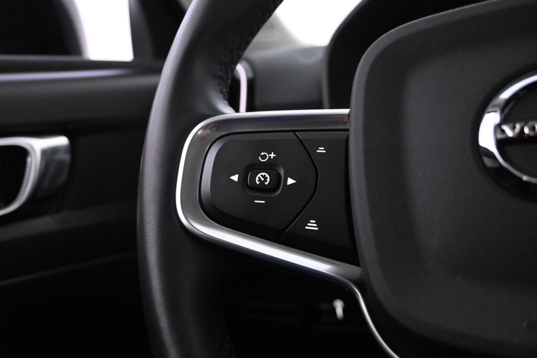 VOLVO XC40 2022